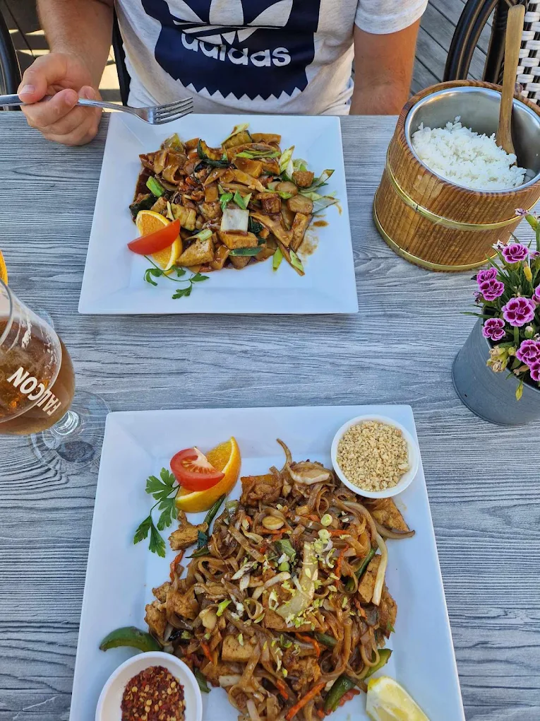 Pad Thai och wokade rätter